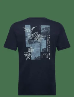 TravisMathew BEST TRIP YET - T-shirts TOTAL ECLIPSE