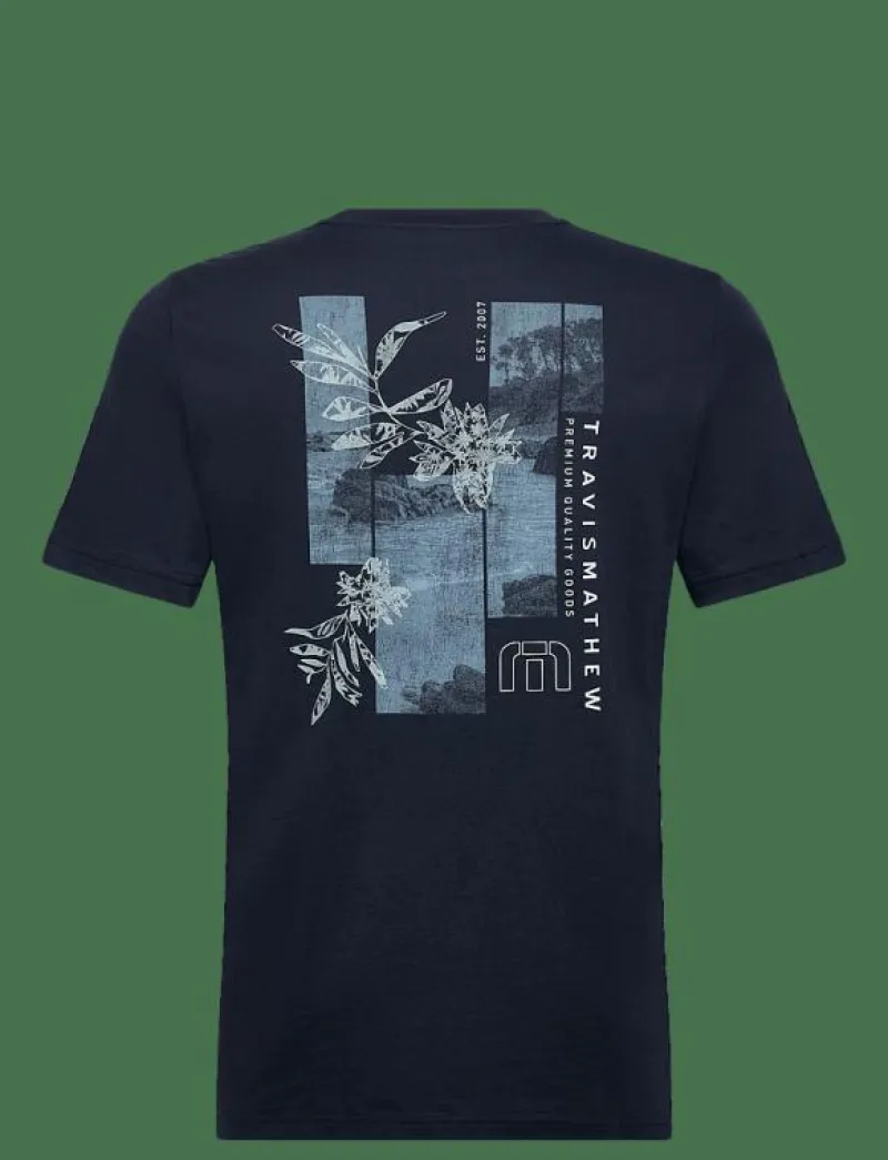 TravisMathew BEST TRIP YET - T-shirts TOTAL ECLIPSE