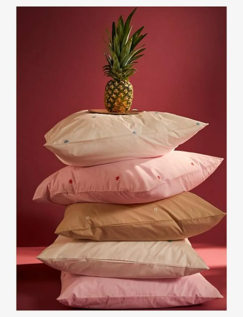 Daisy Påslakanset 150x210 cm vit/ljusblå SE - Påslakanset|Juna Discount