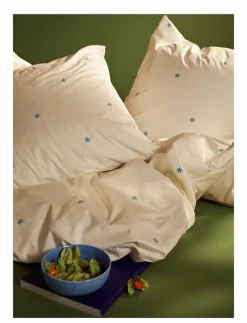 Daisy Påslakanset 150x210 cm vit/ljusblå SE - Påslakanset|Juna Discount