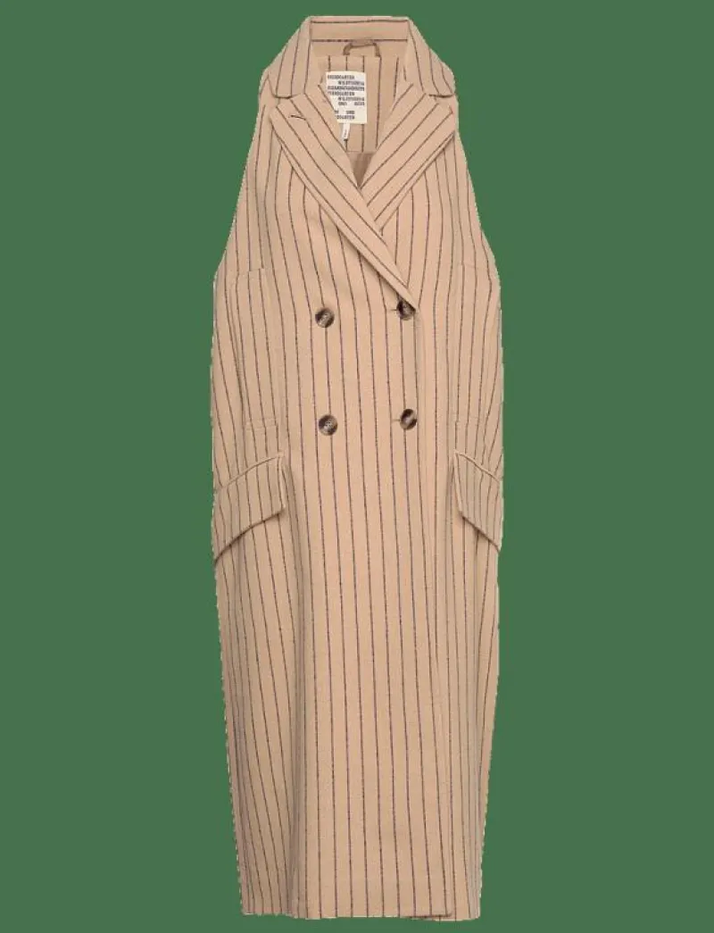 DARLA - Kavajer|Baum und Pferdgarten New