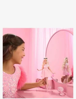 Barbie Deluxe Style Doll #3 in Pastel Pink core Dress with Oversized Bow, Blond Hair - Dockor MULTI COLOR Outlet