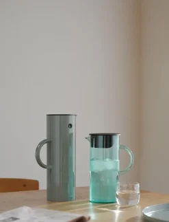 Stelton EM77 kanna med lock 1.5 l. - Vattenkaraffer & Vattenkannor DUSTY GREEN Best