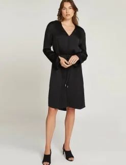 HAMMERED SATIN V NECK DRESS - Korta klänningar|Calvin Klein New
