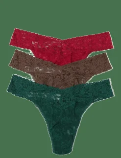Signature Lace, Low Rise Thong, 3 Pack Boxed - String|Hanky Panky Clearance