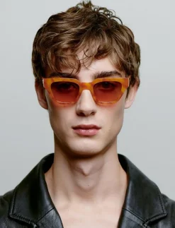 Kaws - D-shaped|A.Kjærbede Clearance