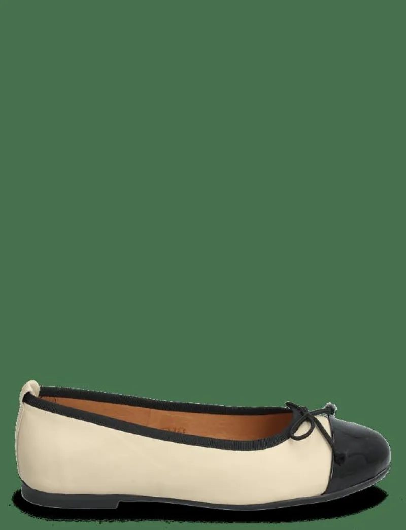 Lucy - Ballerinas|Pavement New