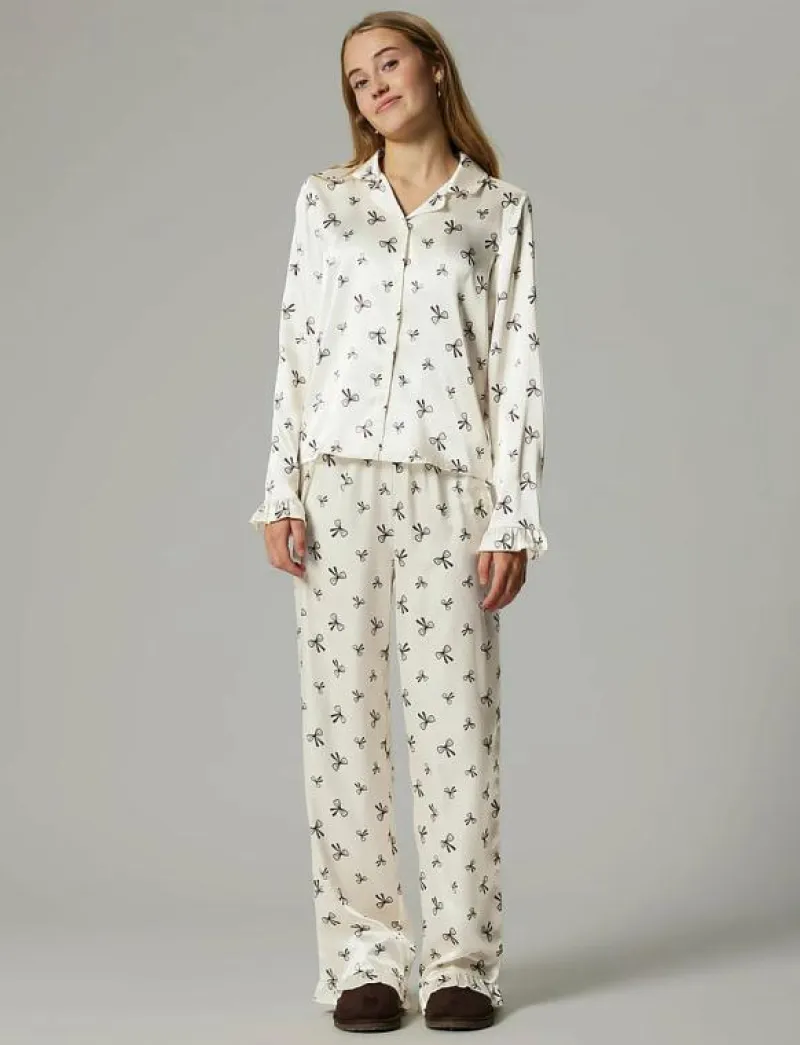 LMTD NLFBOW SATIN PYJAMAS - Set ANTIQUE WHITE Discount