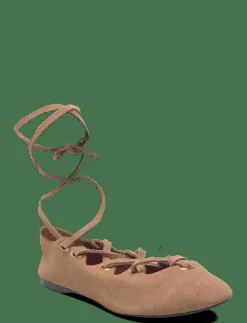 Suede ballet flats with crossed straps - Ballerinas|Mango Online