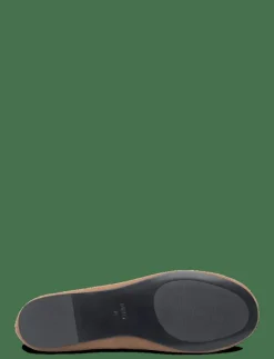 Suede ballet flats with crossed straps - Ballerinas|Mango Online